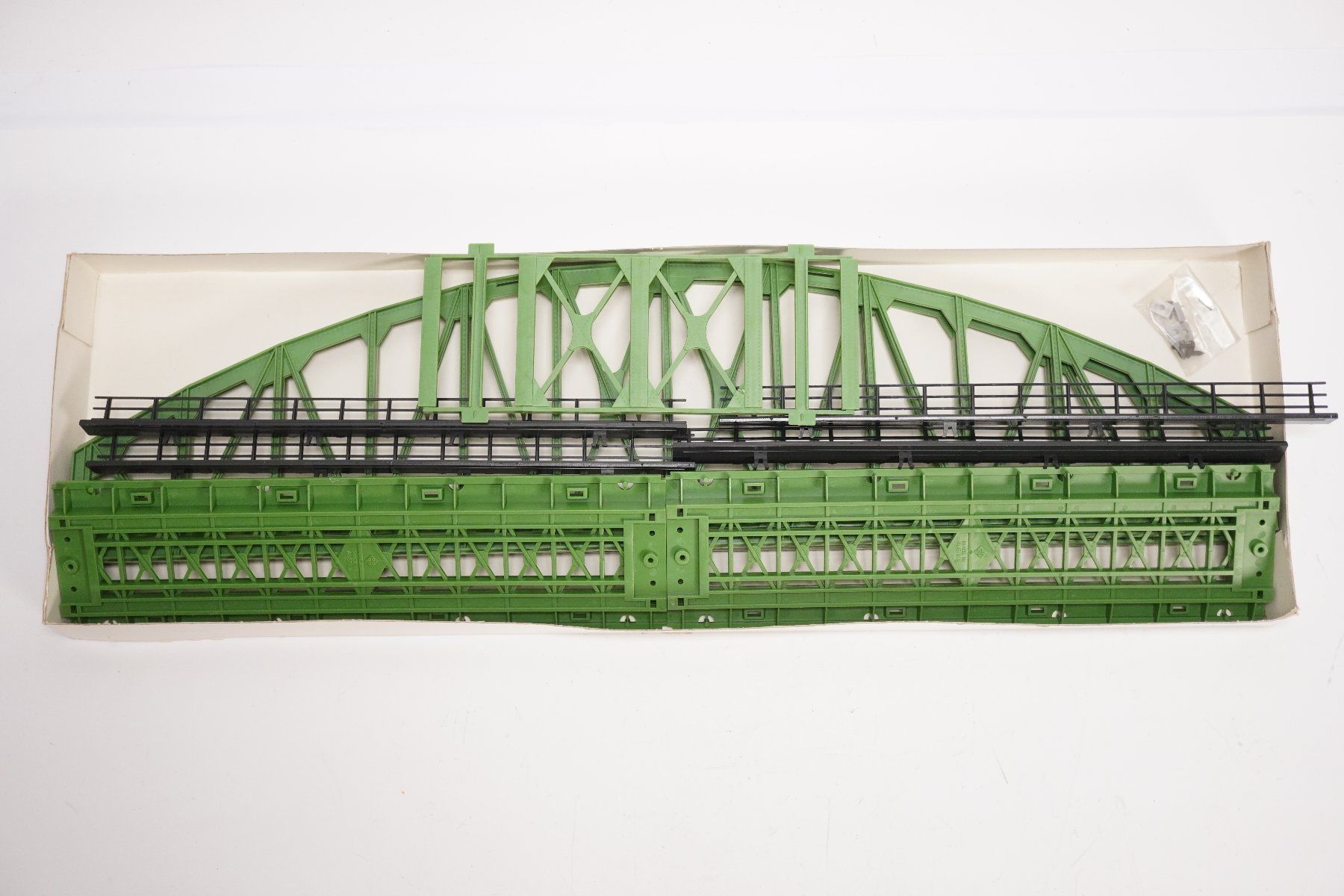 Roco Modellini di ferrovie: 2∑ Roco 40081 Bogenbrückenbausatz – Usato da Uetendorf venduto da tigermuegi 6