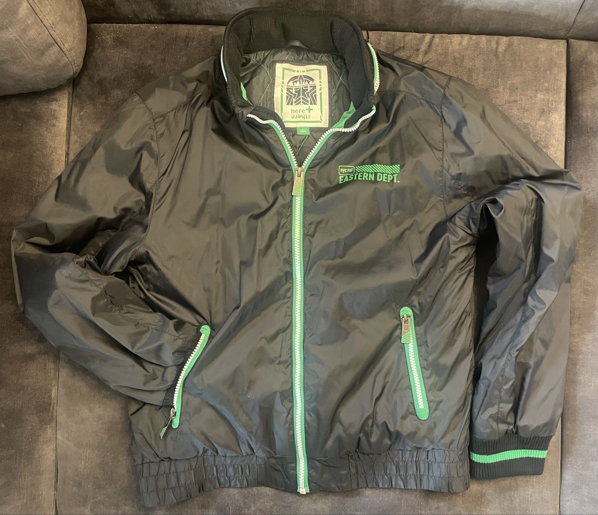 C&A Jacken & Mäntel: Coole Übergangsjacke Here+There Gr 164 – Neu (gemäss Beschreibung) aus Pieterlen von sheriff111