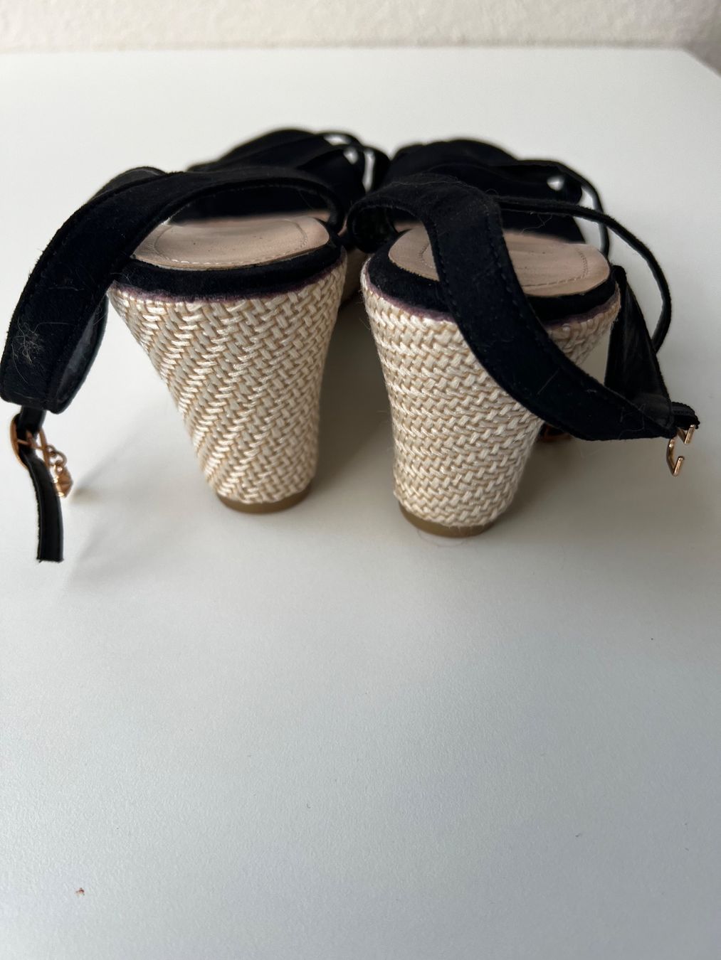 Scarpe da donna: 2x Sandalen schwarz Gr. 40 – Usato da Aarau venduto da Obdulia 7