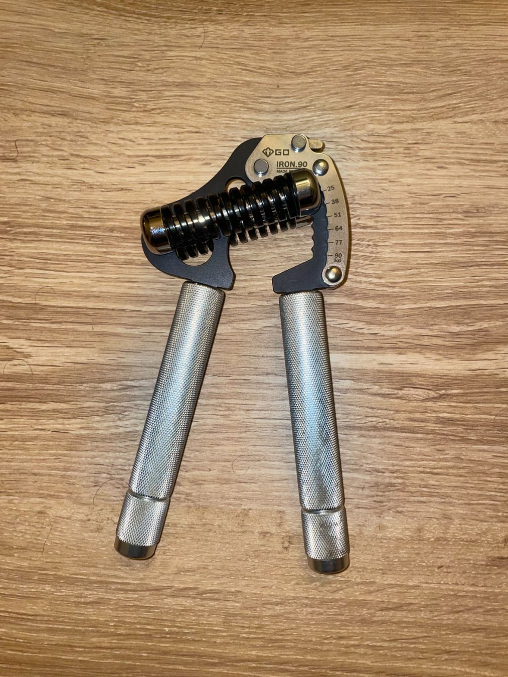 Hometrainer: Hand Trainer Anpassbar 25 - 90 kg – Usato da Ittigen venduto da Ra_