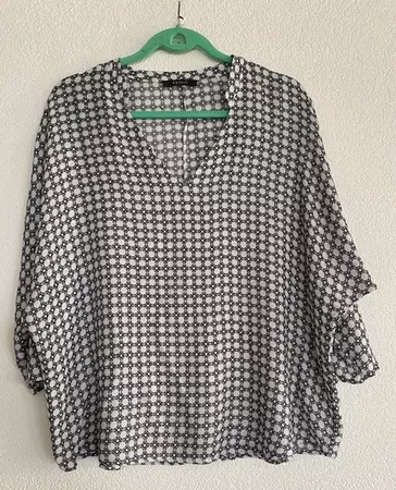 Esprit Bluse schwarz weiss gemustert guter Zustand