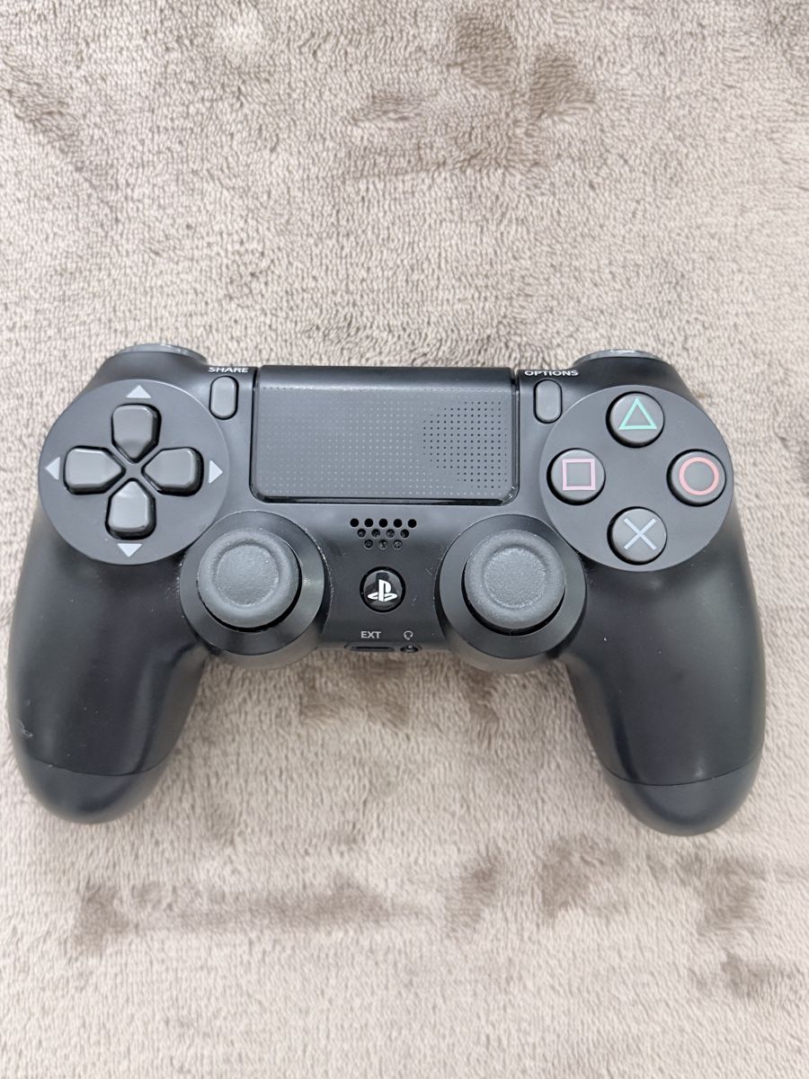 Controller: 2x PS4-Controller zu verkaufen  – Gebraucht aus Heerbrugg von mir_s6d7 2