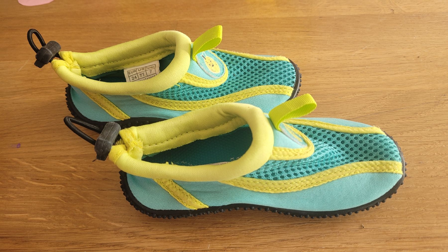 Scarpe per ragazzi: Wasserschuhe, Badeschuhe, Grösse 24 – Usato da Uetendorf venduto da Heyhey3661 2