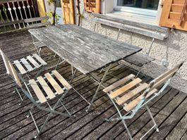 Gartensitzgruppe, Klappmöbel, verwittert