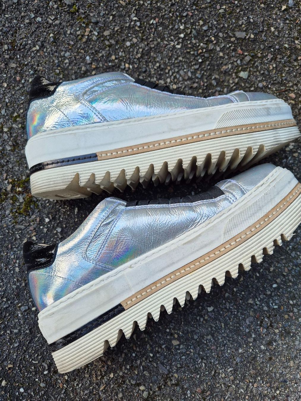 Scarpe da donna: Laura Bellariva 39 – Usato da Ebmatingen venduto da Gelegenheit77