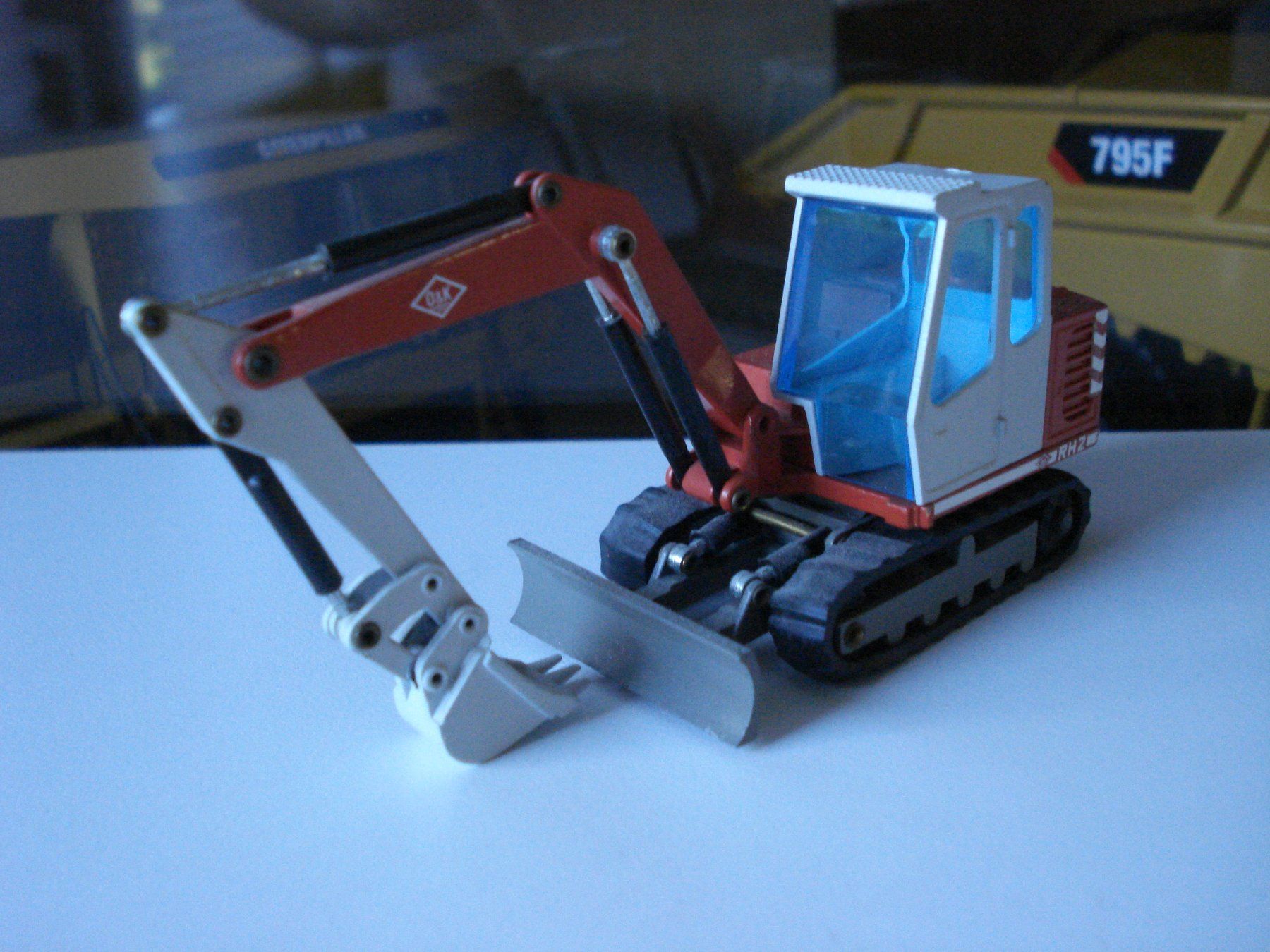 Kits de montage: O&KM RH 2 Raupenbagger – Neuf (Voir description) à Mitlödi par worker04 4