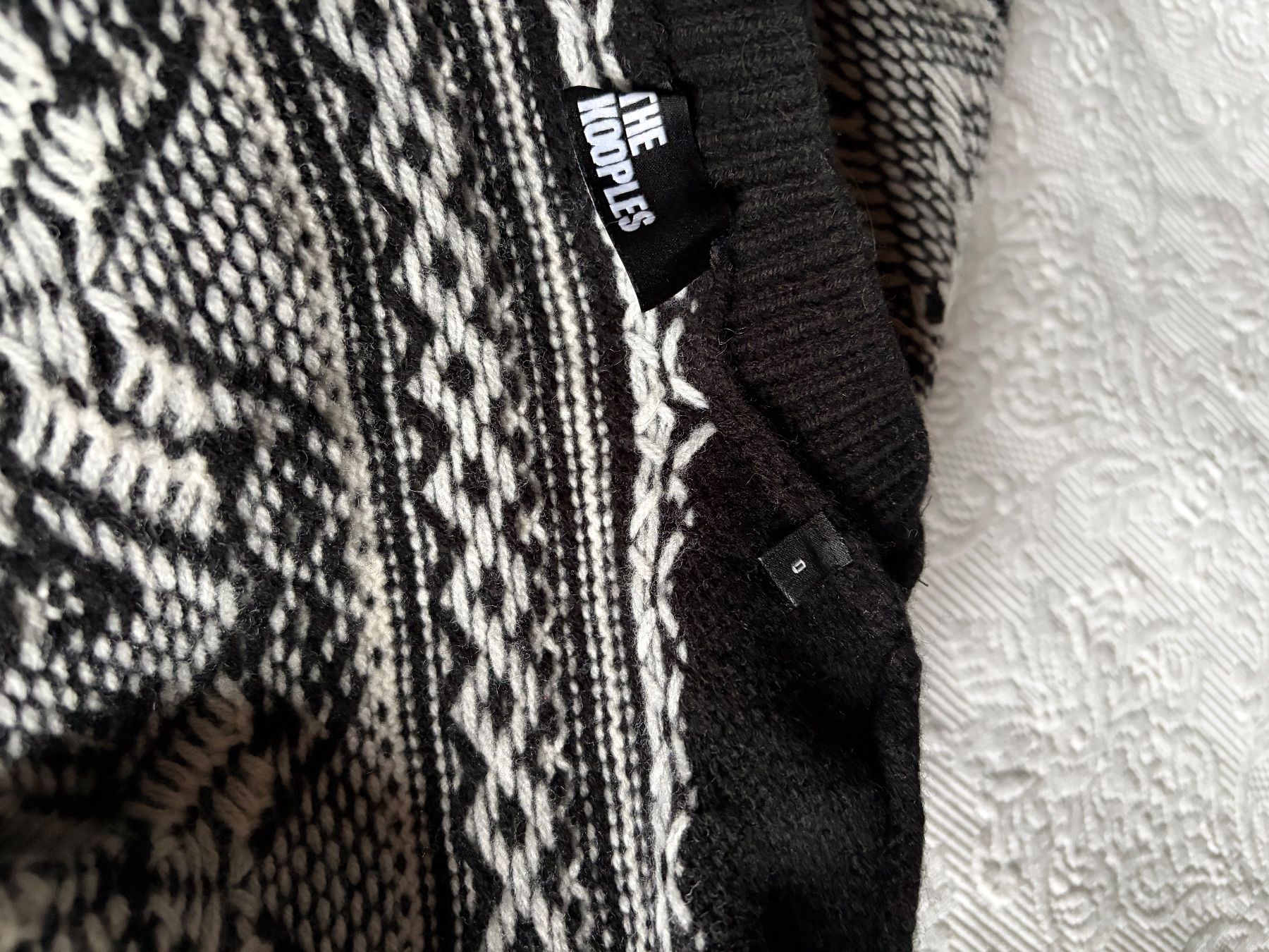 Kooples Maglioni & Felpe: The Kooples 100% Wool Sweater – Usato da Luzern venduto da AM2nd 3