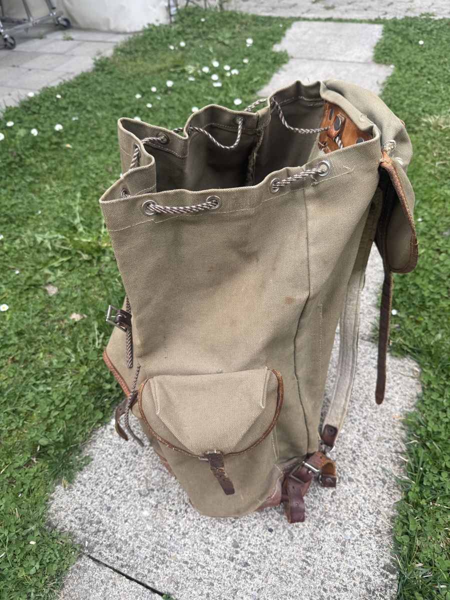 Zaini: Original Schweizer Militär Rucksack – Usato da Schlieren venduto da Flower5 2