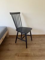 Stuhl Holz dunkel