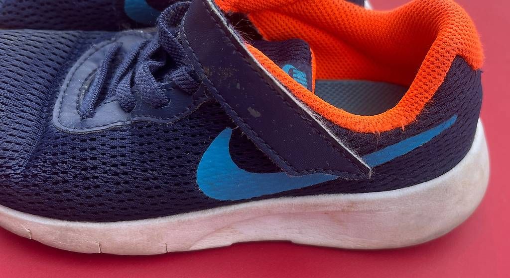 Nike Schuhe für Jungen: NIKE Tanjun Sneaker Blau Gr. 33.5 – Gebraucht aus Urdorf von Resumasa 2