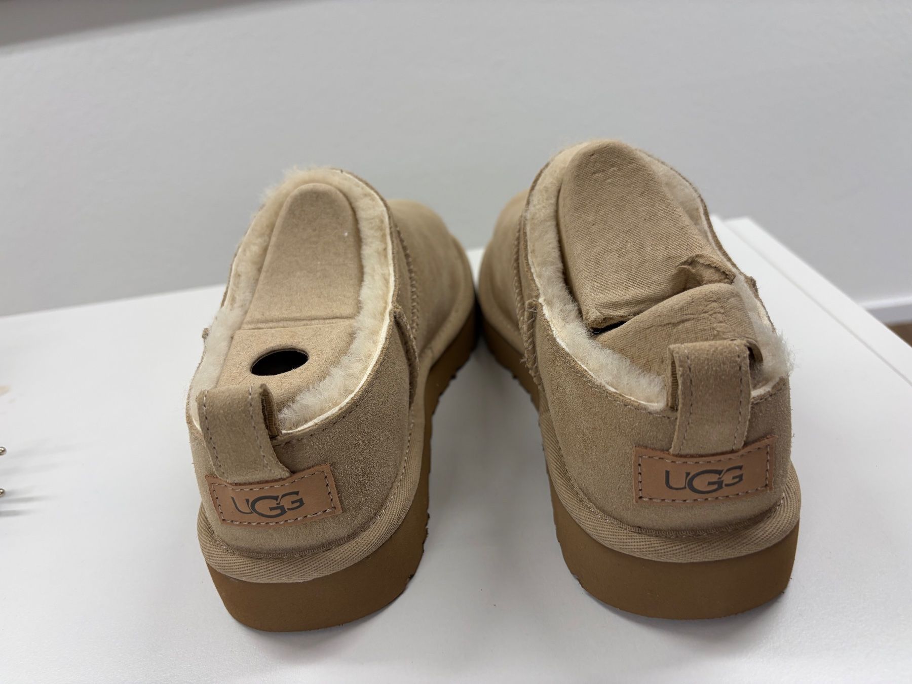Ugg Scarpe da uomo: UGG CLASSIC MICRO - Hausschuh - chestnut Grösse 40 – Nuovo e nell'imballaggio originale da Bad Zurzach venduto da Masterdup0 3