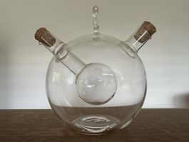 Öl / Essig Dispenser Kugelform mit Trichter, ein Hingucker