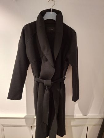 Wintermantel in schwarz