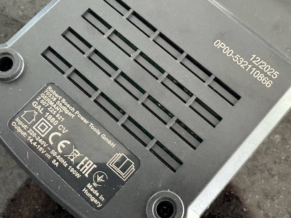 Bosch Akkus & Batterien: Bosch GAL 1880 CV Ladegerät – Neu (gemäss Beschreibung) aus Bern von Sqlstring 1