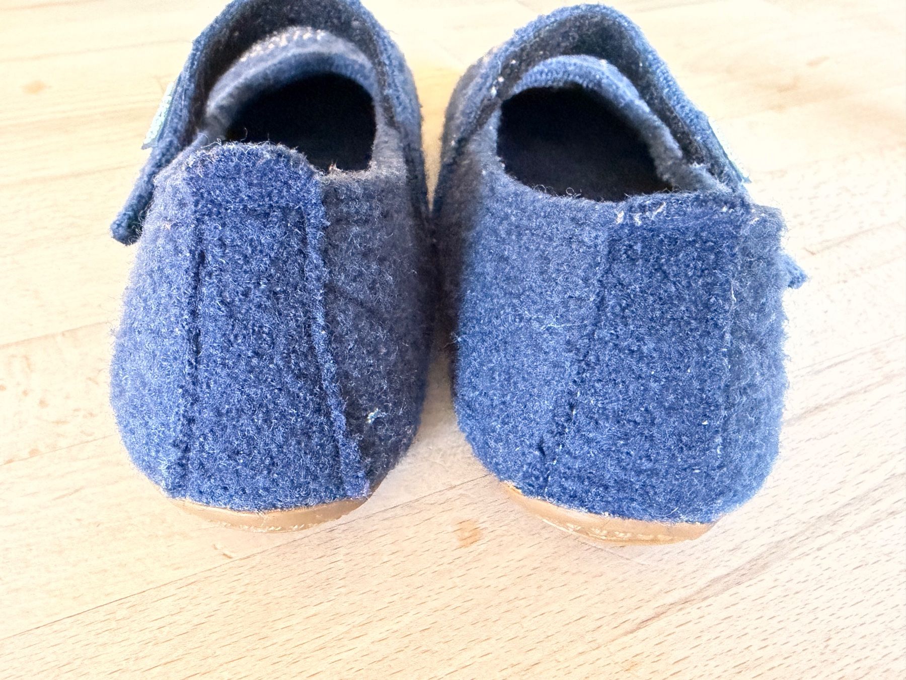 Scarpe per ragazze: Living Kitzbühel Hausschuhe 34 – Usato da Basel venduto da Witmedia 1