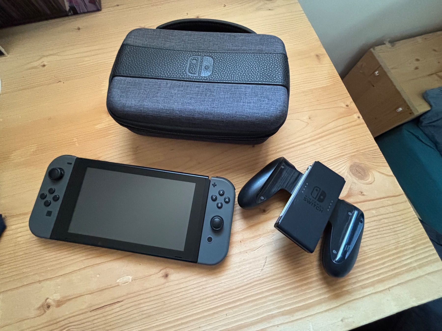 Nintendo Konsolen: Nintendo Switch 1 – Gebraucht aus Ins von man_5rjt 4