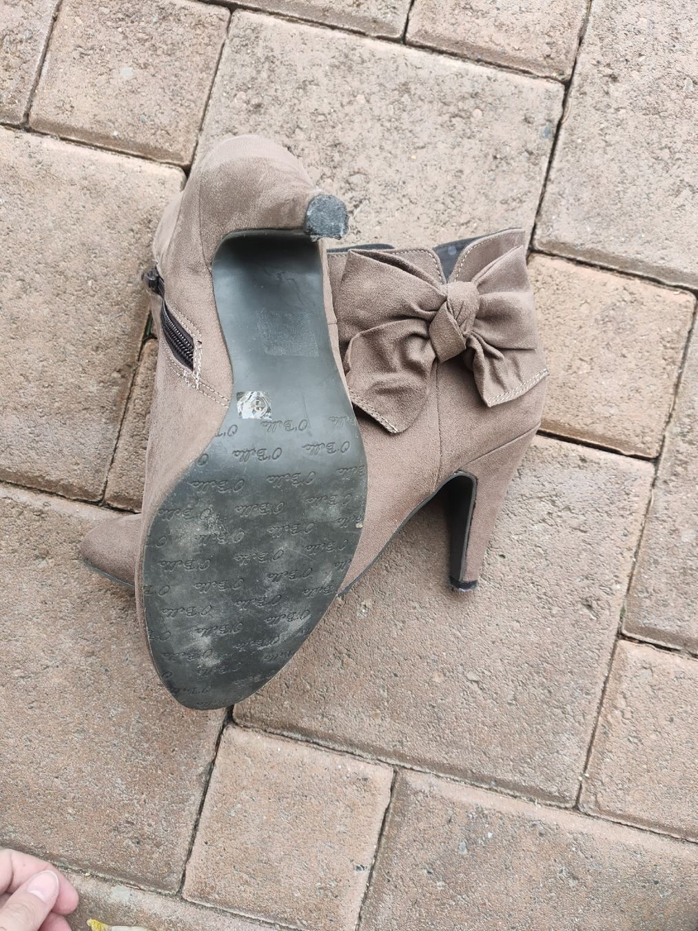 Scarpe da donna: Stiefeletten Wildlederimitat mit Schleife Gr.38 – Usato da Horgen venduto da Lulusa 4