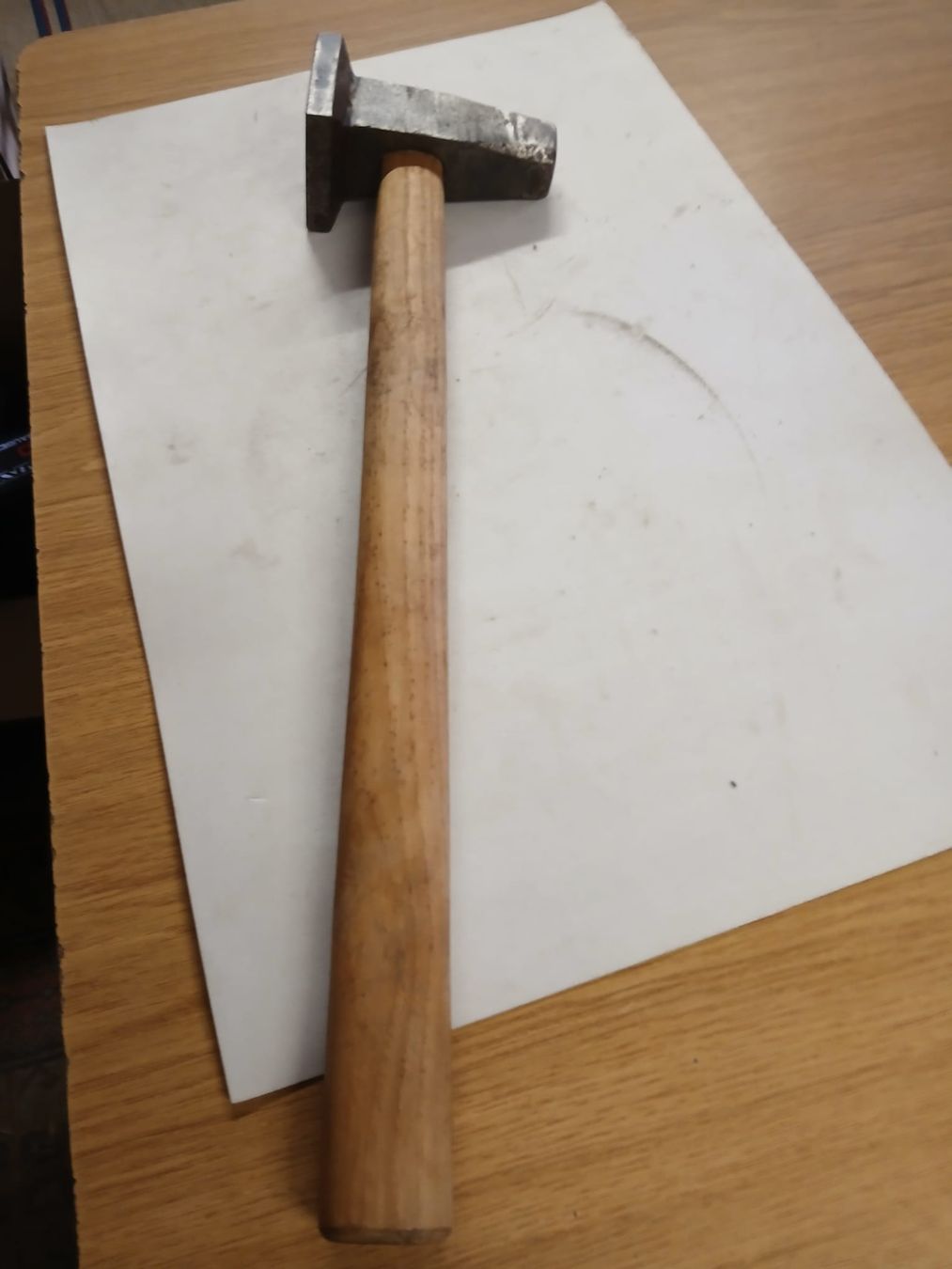 Tutti gli attrezzi: Spezial Hammer 2,1kg mit Stiel – Usato da Obfelden venduto da Buddha24