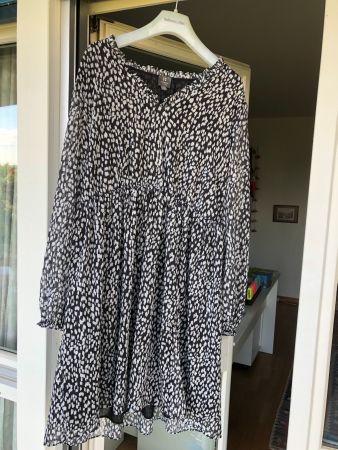 Hübsches leichtes Kleid, neuwertig, Grösse 40, Manor woman