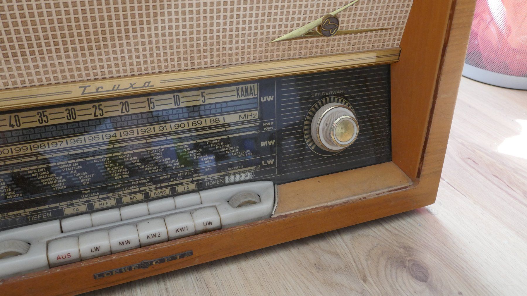 Loewe Radio: Loewe Opta - Antiker Radio – Usato da Wenslingen venduto da FairlightCMI 2