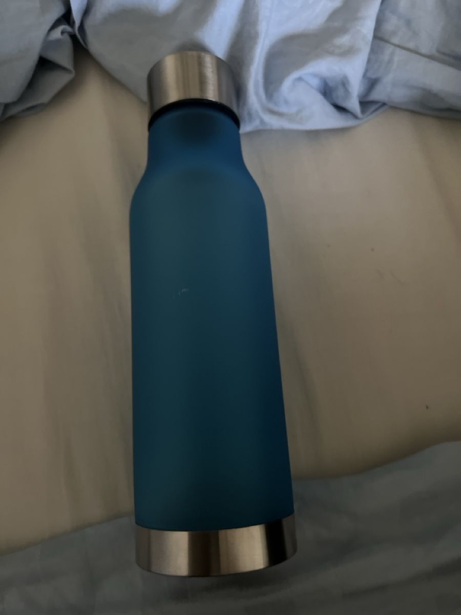 Trinkflaschen & Thermosflaschen: Wiederverwendbare Wasserflasche Neu – Neu und originalverpackt aus Schliern b. Köniz von vac_l86y