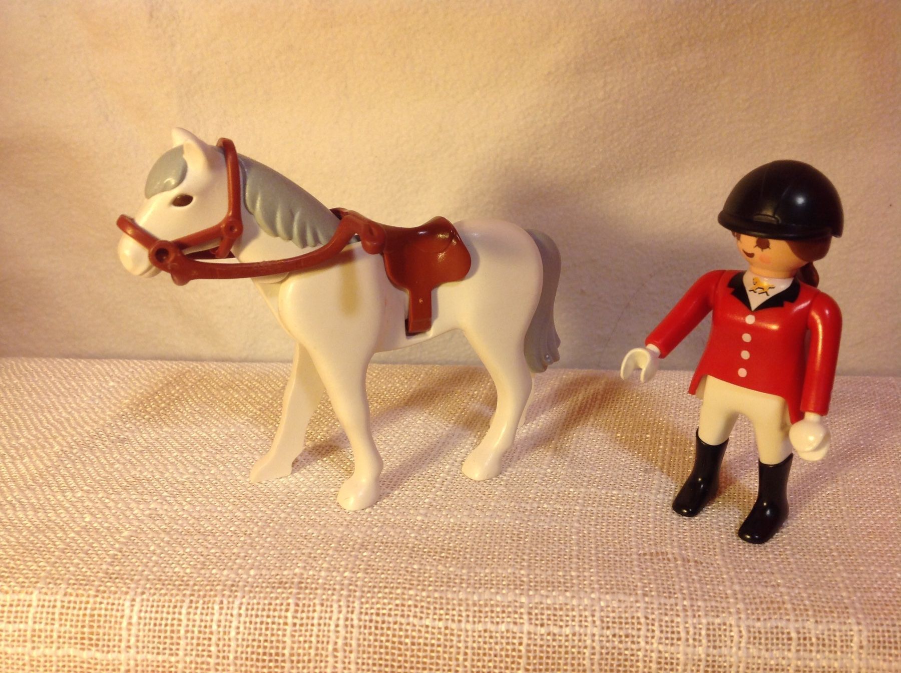 Playmobil Jouets: Playmobil cavalière avec cheval blanc – D'occasion à Genève par pilarina 1