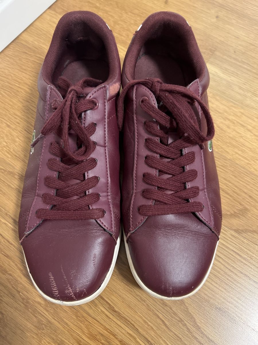Lacoste Scarpe da donna: Lacoste Leder Sneaker, Weinrot, Gr. 39.5 – Usato da Lyss venduto da _.Saeruu._ 1