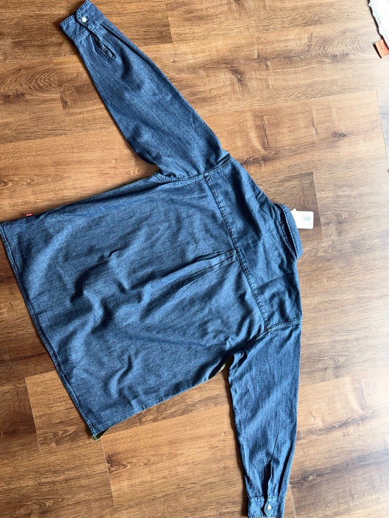 Levi's Camicie: New Levi's shirt  - M – Nuovo e nell'imballaggio originale da St-Sulpice VD venduto da juhdu 3