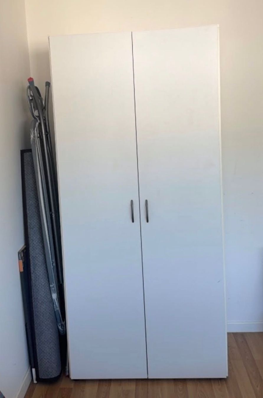 Armoires: Ikea Wardrobe – Neuf (Voir description) à Olten par pan_l2rt