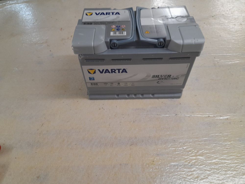 NEUE Autobatterie Varta E39 Silver Dynamic AGM 70Ah 760A