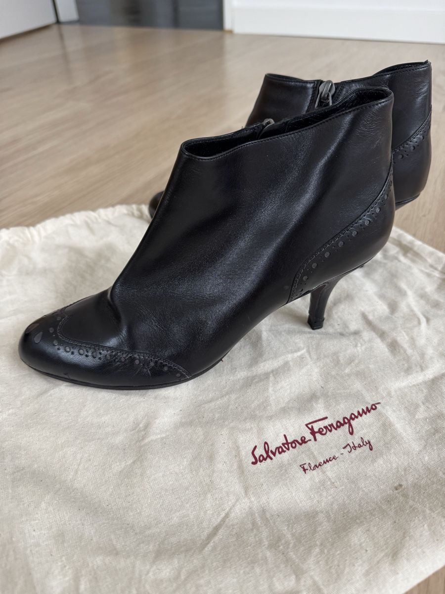 Salvatore Ferragamo Chaussures femmes: Stiefeletten von Ferragamo, Grösse 39,5 – D'occasion à Killwangen par was.sharp 2