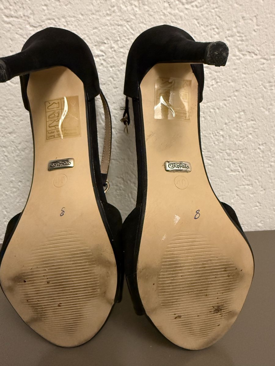 Buffalo Chaussures femmes: Schwarze Pumps, Buffalo  – D'occasion à Stäfa par yei_8vlc 2