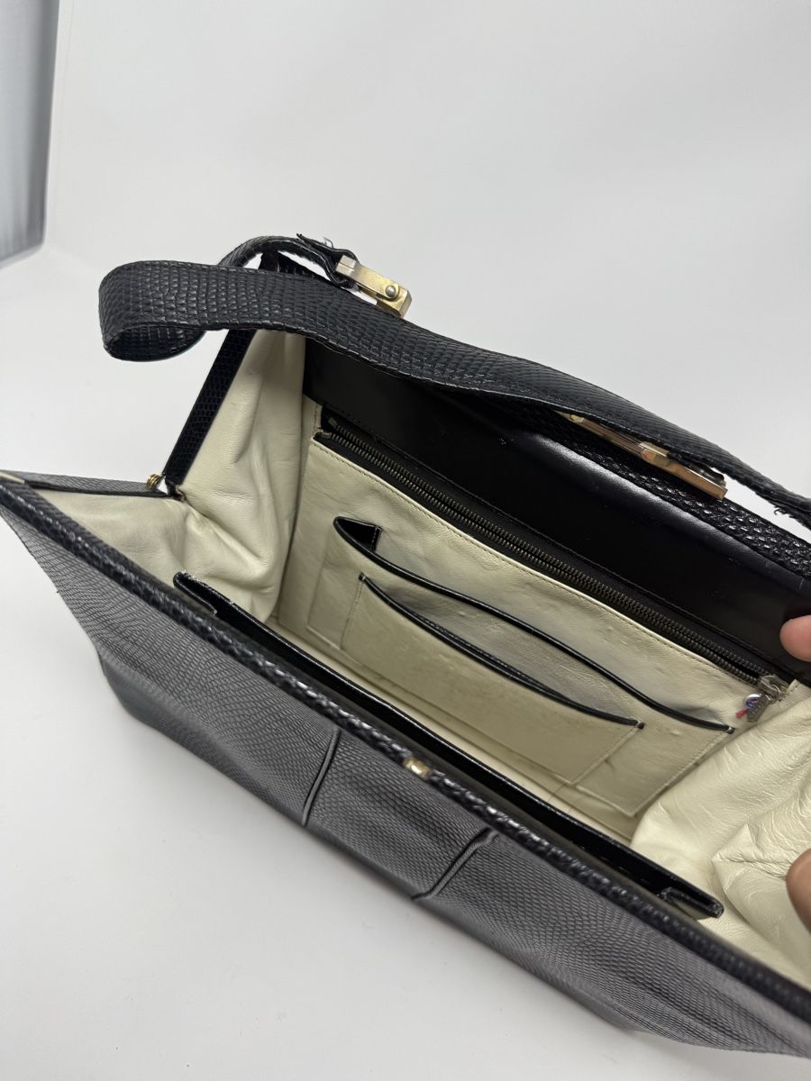 Borse da donna: Handtasche Leder schwarz Vintage  – Usato da Luzern venduto da kim221080 4
