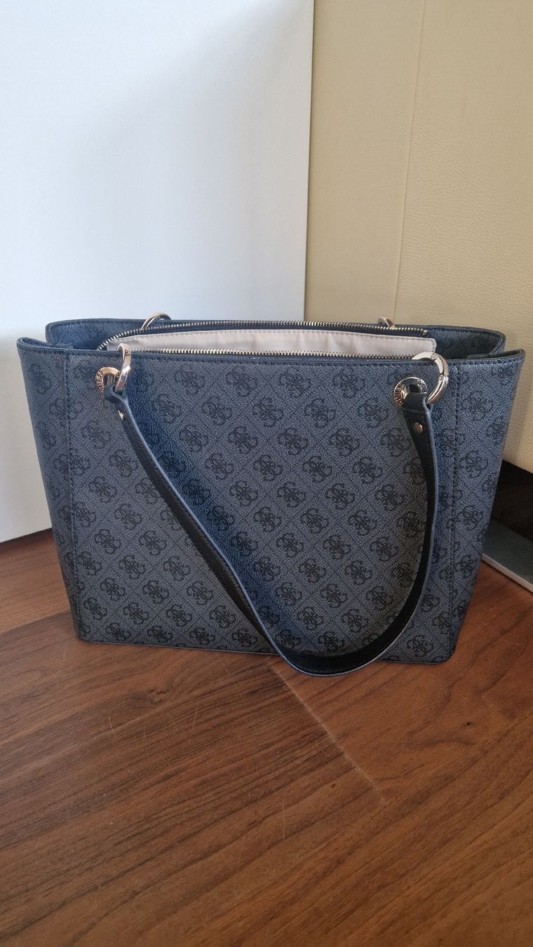 Guess Borse da donna: Handtasche Guess wie neu – Usato da Rafz venduto da lar_262x 1