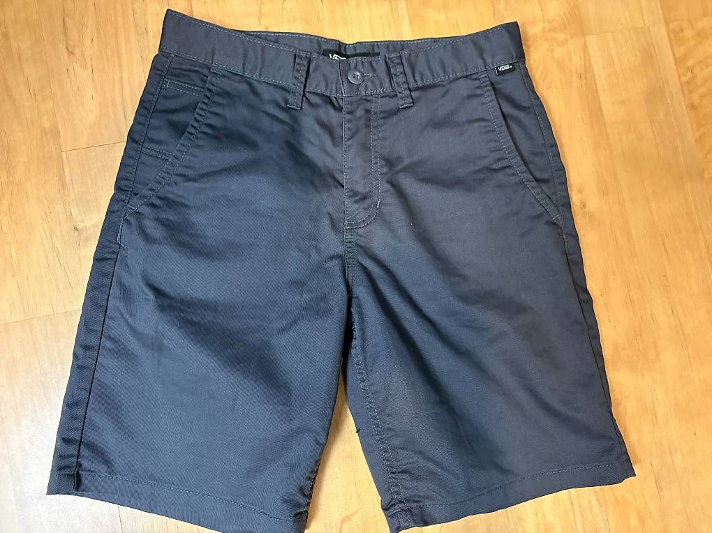 Vans Pantalons: Dunkelgraue Shorts VANS Gr. 28 – Neuf (Voir description) à Willisau par ani_gtk8