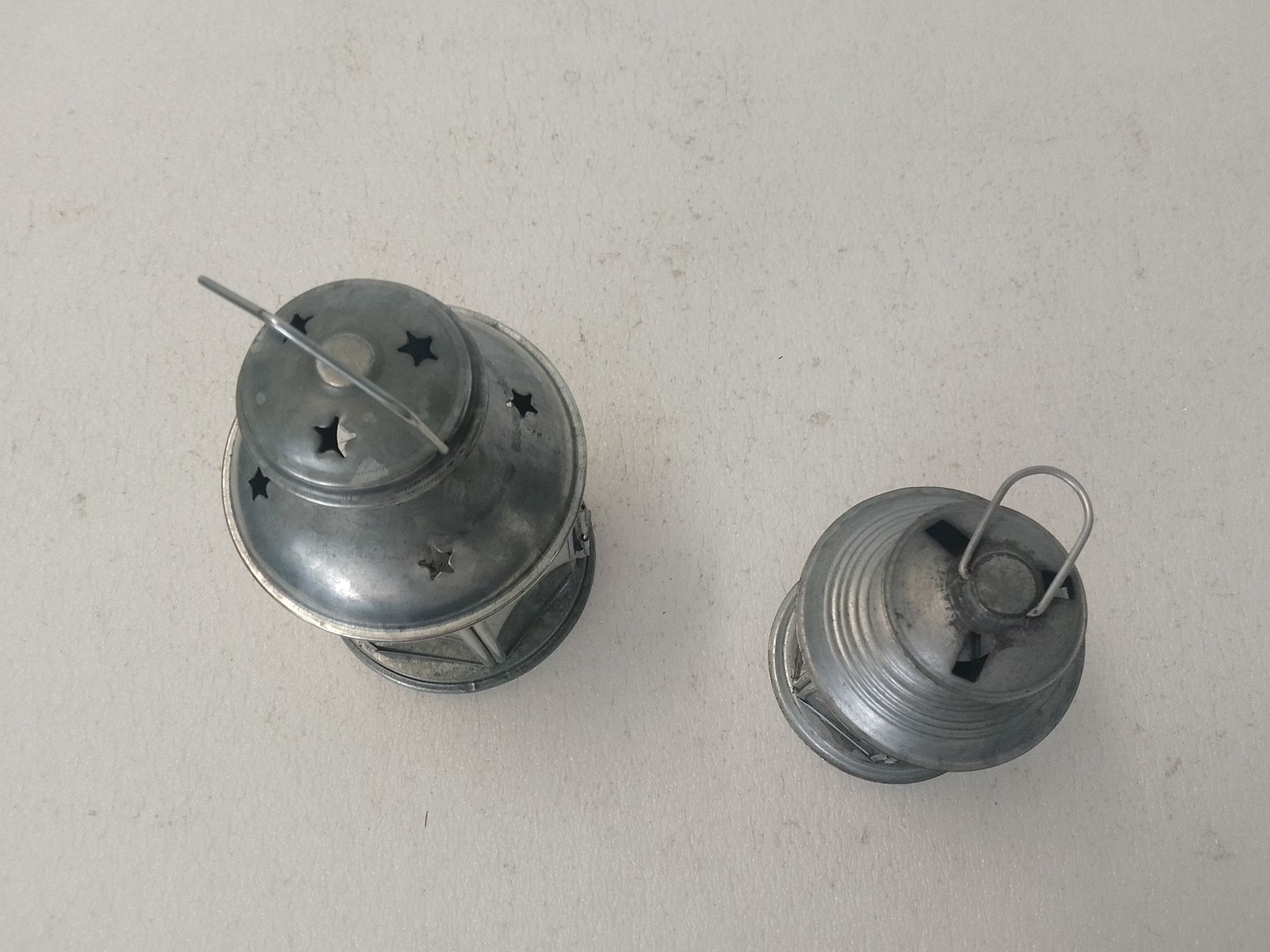 Lanterne: 2 Windlichter Metall silberfarben  – Usato da Trubschachen venduto da Caddy8 3