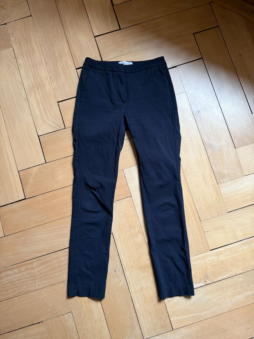 Mango Pantalons: MANGO - Hose dunkelblau 36 – D'occasion à Zürich par Diazaio