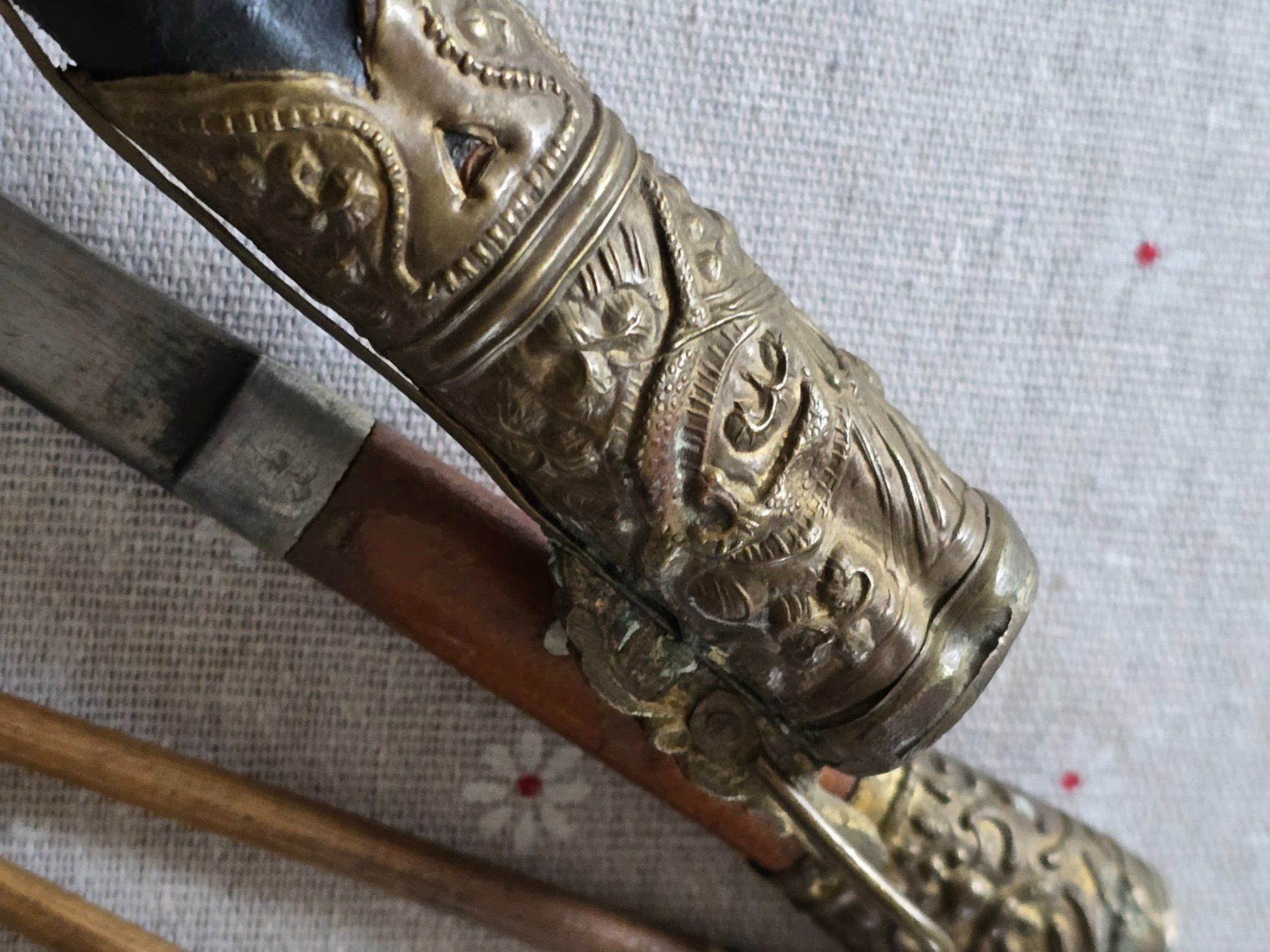 Set di posate: Antikes chinesisches Reiseset oder Set - Essstäbchen, Messer – Usato da Bottmingen venduto da sandy_2 4