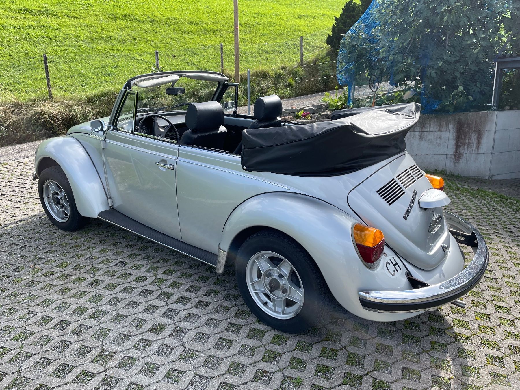 VW Automobili: VW Käfer Karmann – Usato da Lutzenberg venduto da Hajla 2