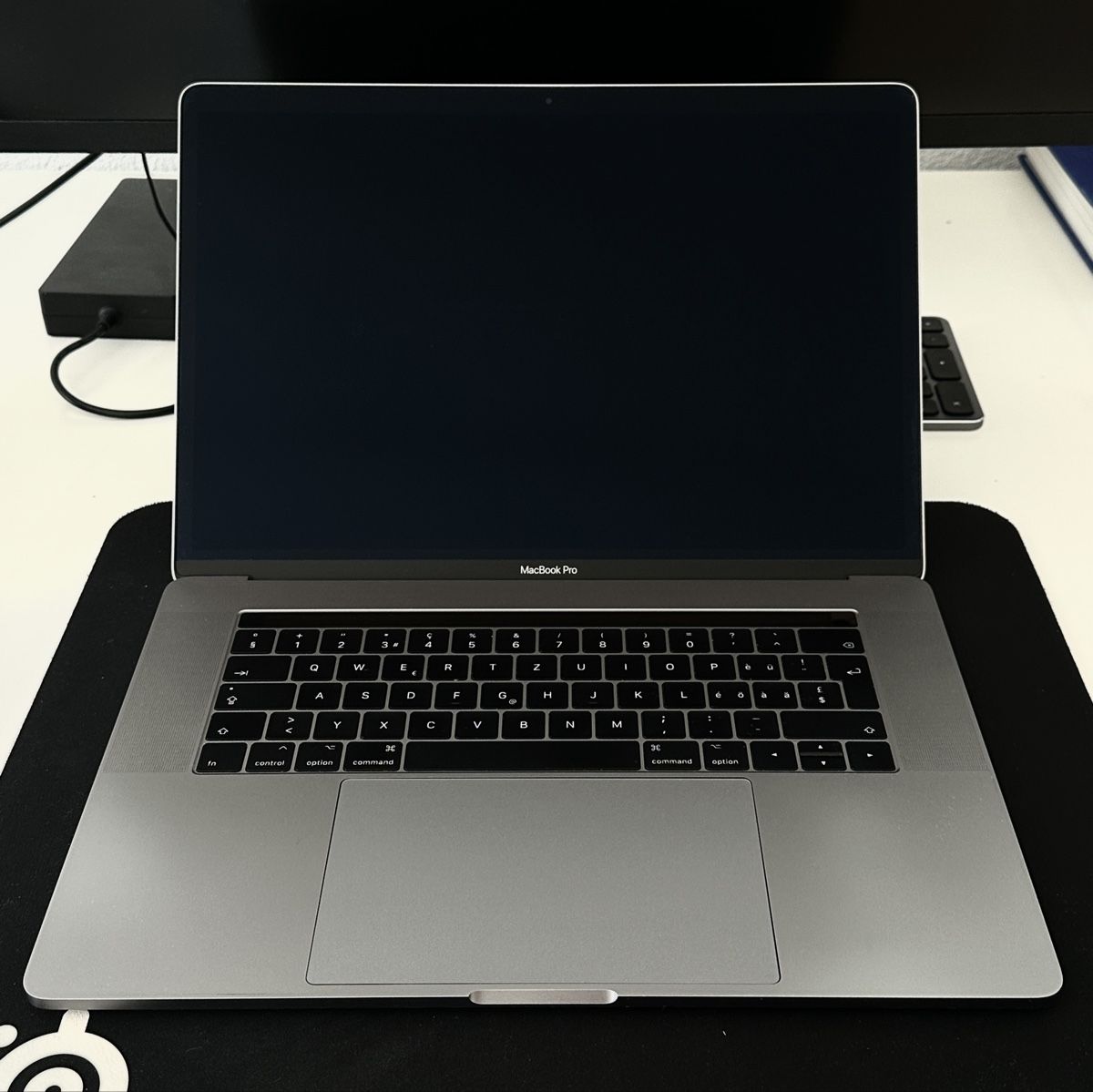 Apple Notebooks: Macbook Pro 15 (2017) mit touchbar – Gebraucht aus Zürich von tho_fmc2