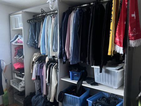 Kleiderschrank