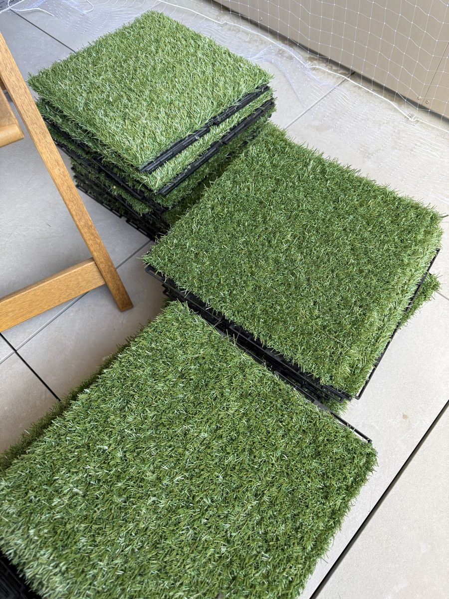 Revêtements de sol: IKEA RUNNEN Grass Tile x60 – D'occasion à Nyon par garlic_bread