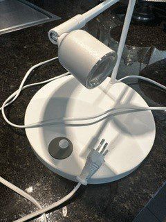 Lampade: prAkTisChe TisChLamPe – Usato da Winkel venduto da zeho 4