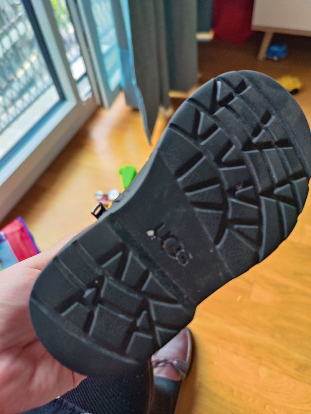 Ugg Schuhe für Jungen: UGG für Kinder – Neu (gemäss Beschreibung) aus Dübendorf von vas_69xt 3