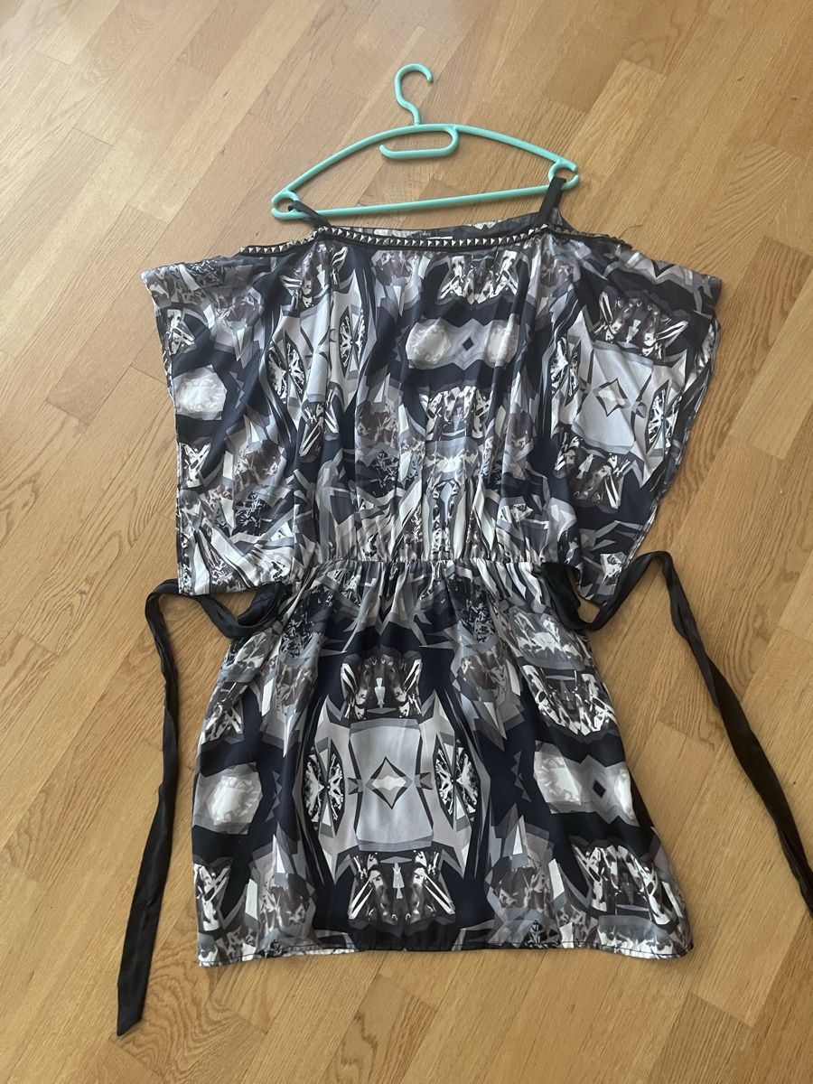 Vestiti: Kleid Elegant / Top Gr. M, schwarz/weiss, Single – Usato da Rüschlikon venduto da Lajniii