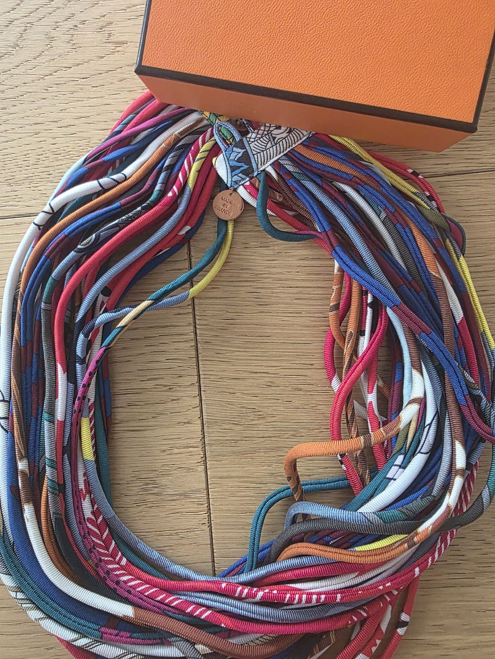 Hermès Catenine: Hermès Paris Halskette Multifils, neuwertig – Nuovo (secondo la descrizione) da Ibach venduto da ole_6whn 1