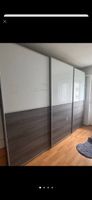 Kleiderschrank XXL (ohne Kleidung)