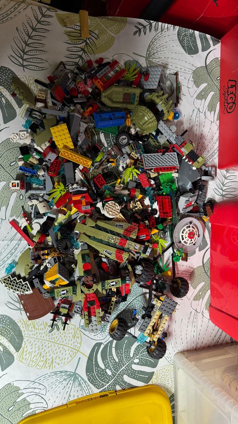 Lego Jeux de construction: Lego Chima – D'occasion à Walzenhausen par -Ballu-