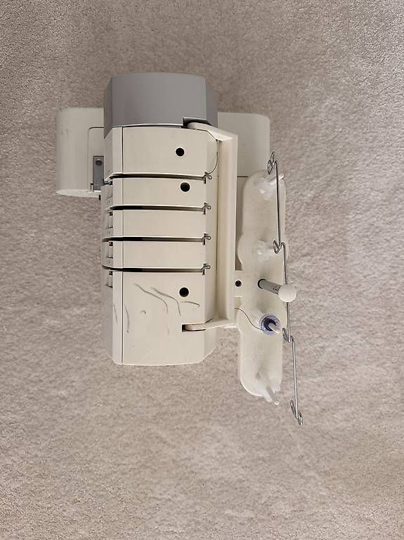 Macchine da cucire: Singer Overlock-Nähmaschine – Usato da Adligenswil venduto da TST04 2