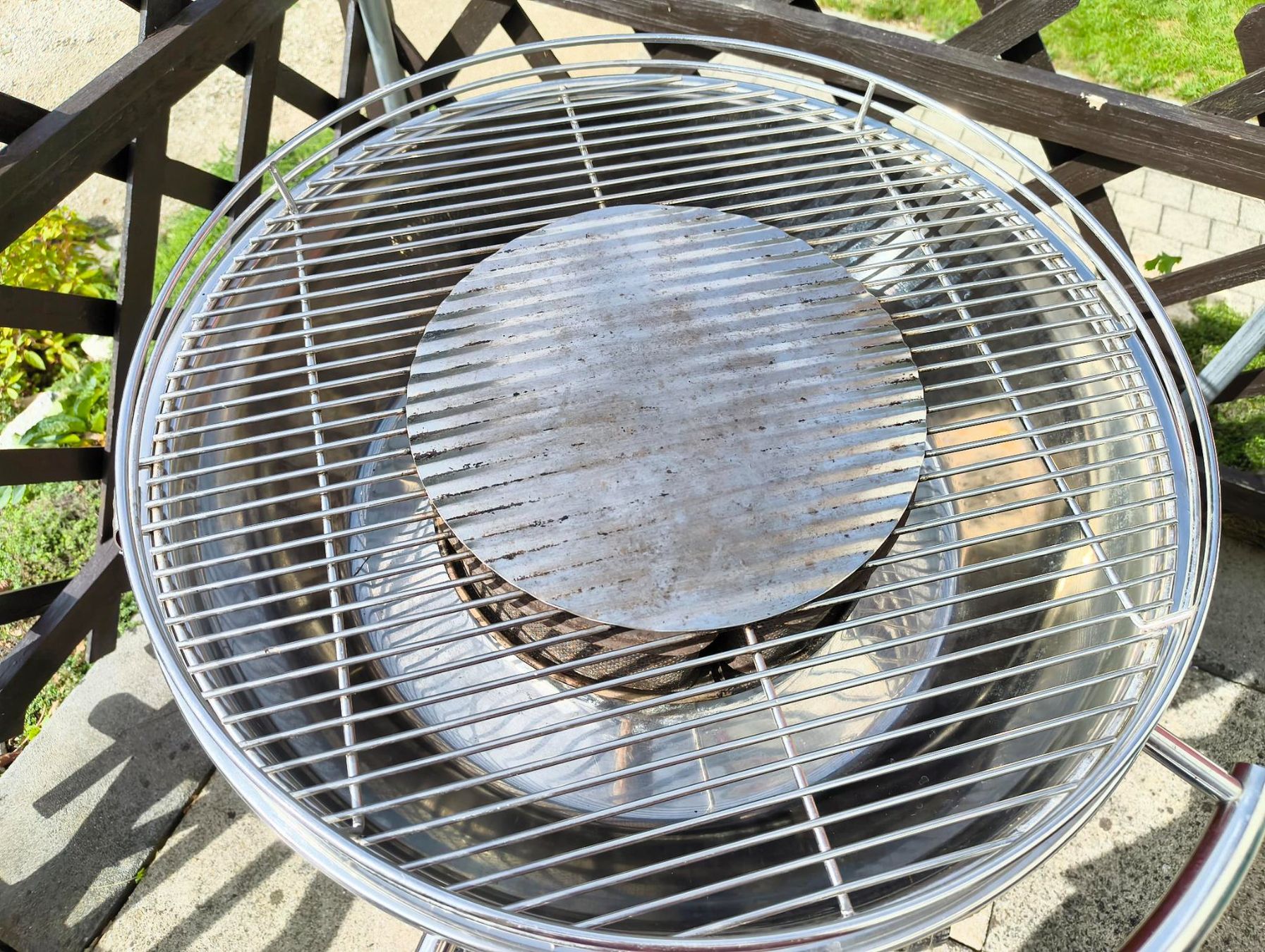 Lotusgrill Grills: Lotusgrill XXL rot – Gebraucht aus Oerlingen von G-funden 3